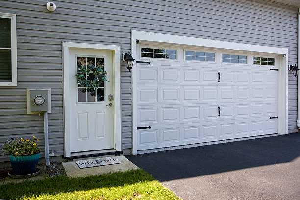 24/7 Emergency Garage Door Panel Replacement experts in Hill County County, MT